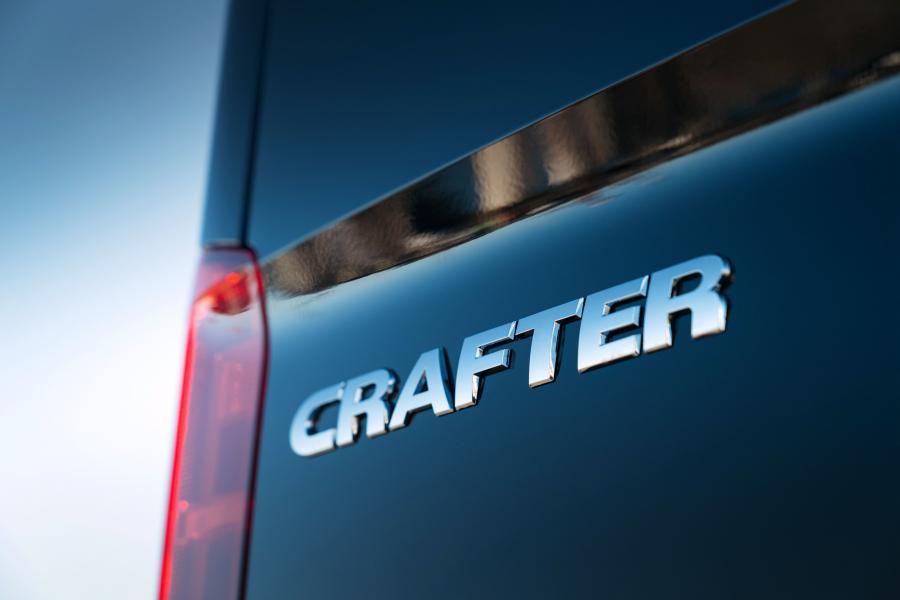 Логотип Volkswagen Crafter High Roof Van LWB 2018 года  (AU) (фото 6 из 28)